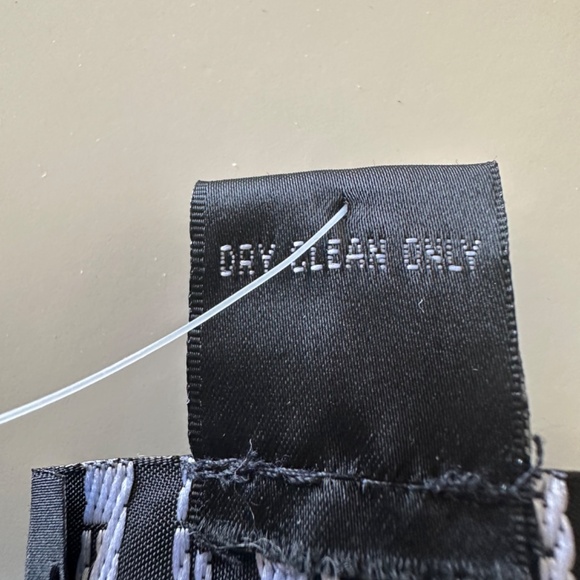 FINITY FULL FASHIONED BLACK  V-NECK CARDIGAN-NWT/L - Picture 11 of 13